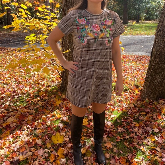 Zara houndstooth dress with ornament size L - Picture 3 of 13